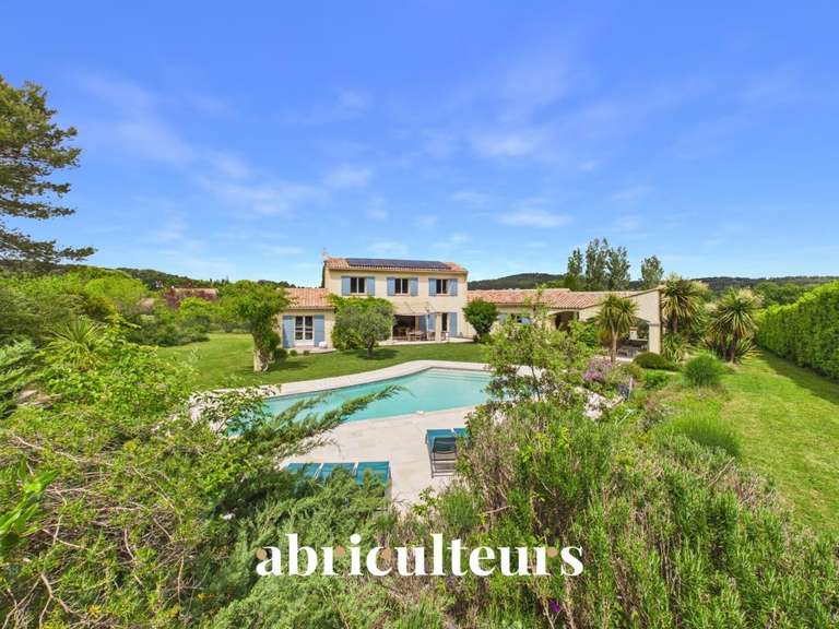 Maison Rognes - 5 chambres - 233m²