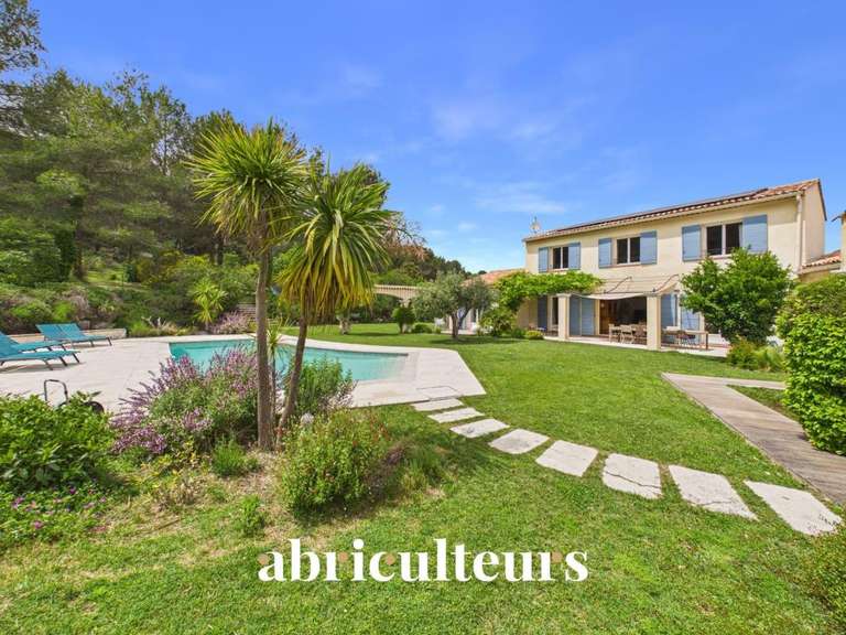 Maison Rognes - 5 chambres - 233m²