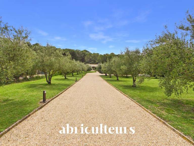 Maison Rognes - 5 chambres - 233m²