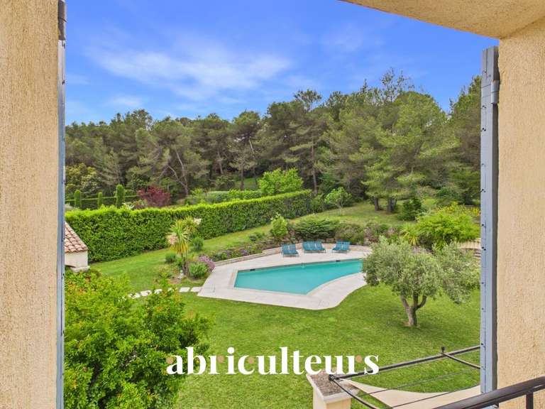 Maison Rognes - 5 chambres - 233m²