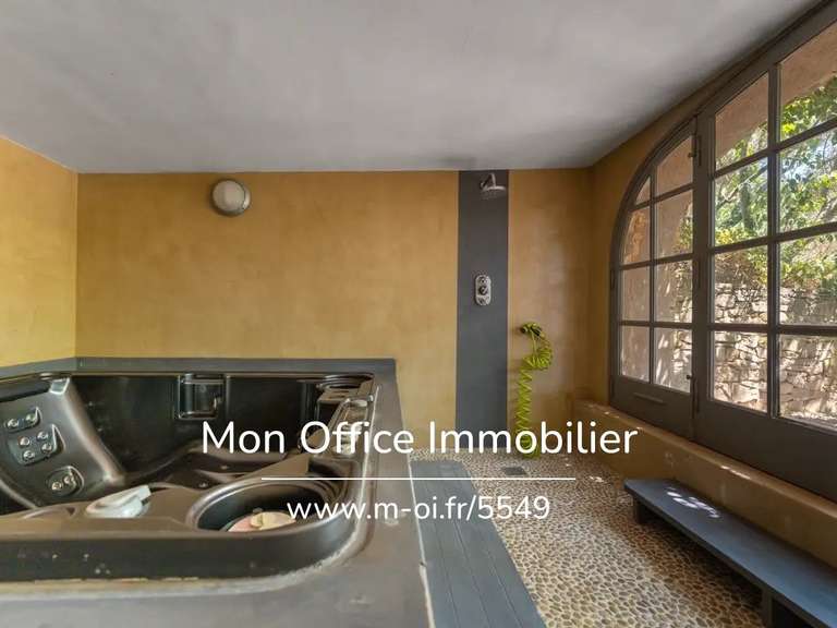 Maison Rognes - 8 chambres - 375m²
