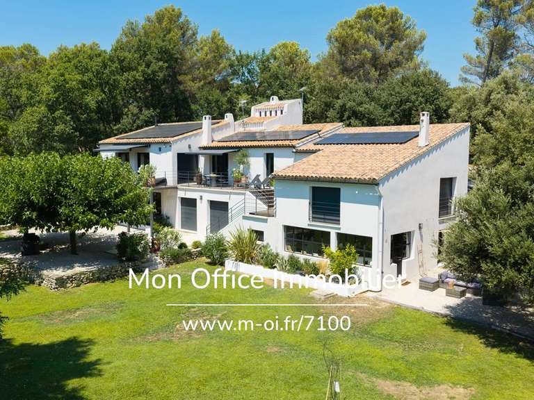 Maison Rognes - 6 chambres - 276m²
