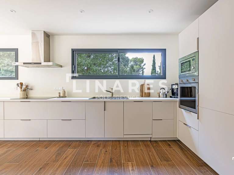 Maison Rognes - 4 chambres - 180m²