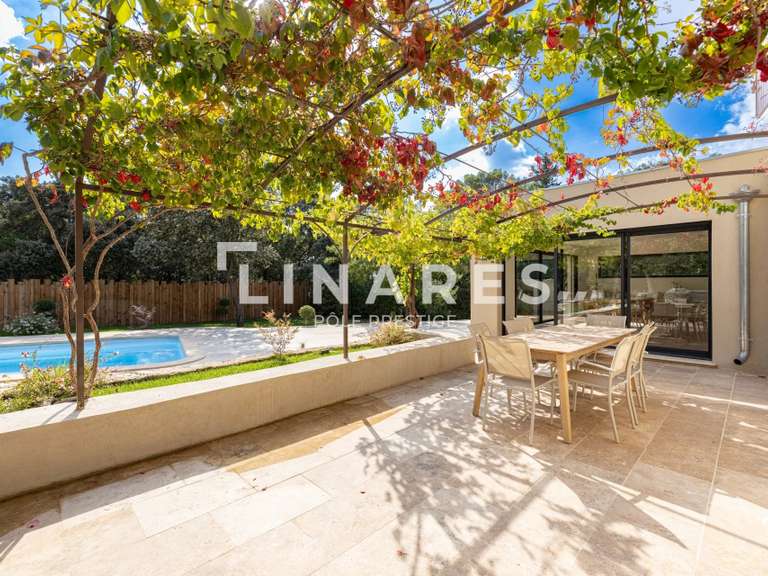 Maison Rognes - 4 chambres - 180m²