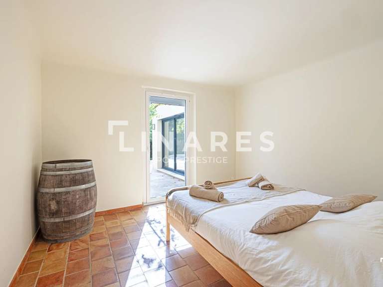 Maison Rognes - 4 chambres - 180m²
