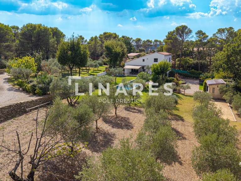 Maison Rognes - 4 chambres - 230m²