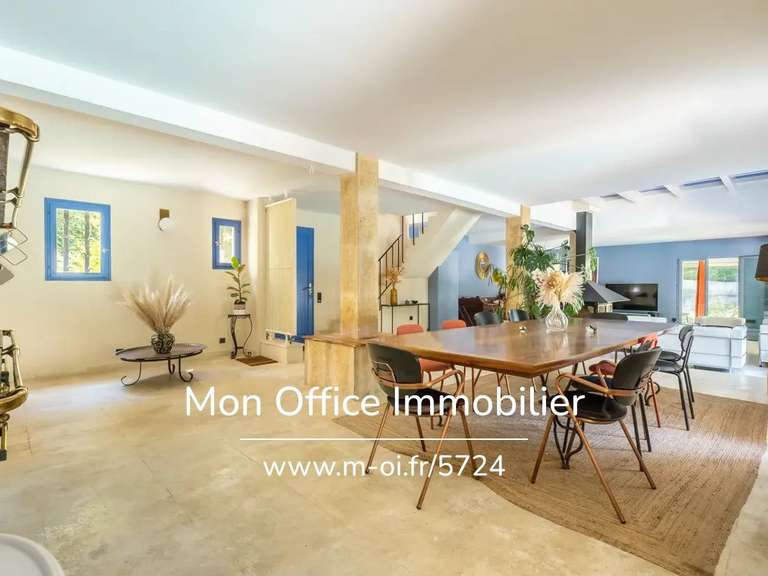 Propriété Rognes - 6 chambres - 270m²