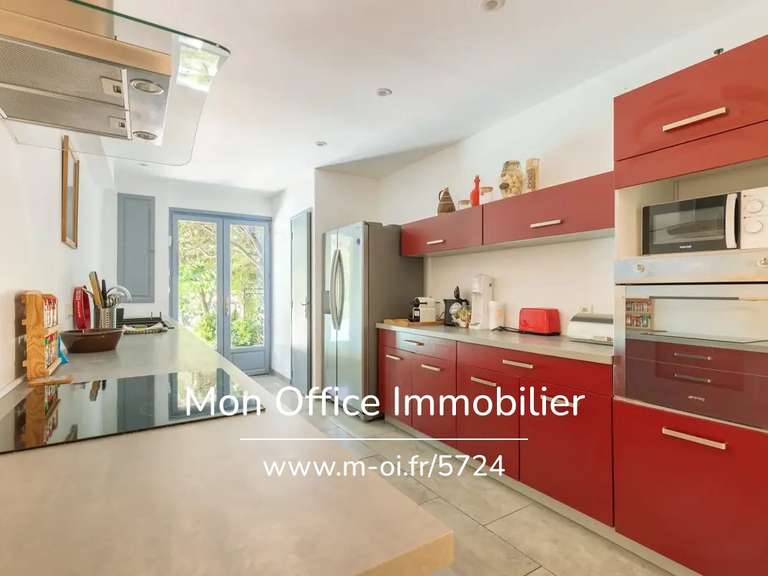 Propriété Rognes - 6 chambres - 270m²