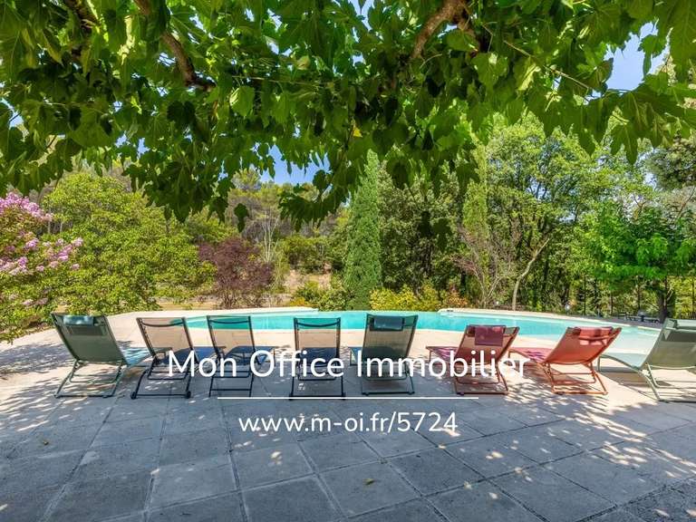 Propriété Rognes - 6 chambres - 270m²