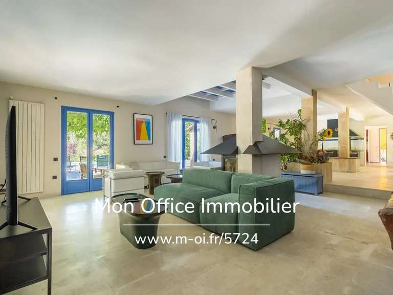 Propriété Rognes - 6 chambres - 270m²