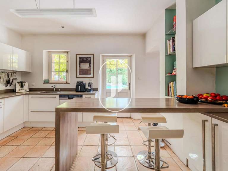 Villa Rognes - 4 bedrooms - 230m²