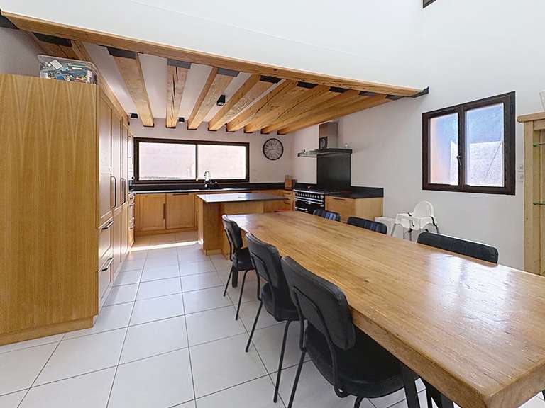 House Rognonas - 5 bedrooms - 250m²