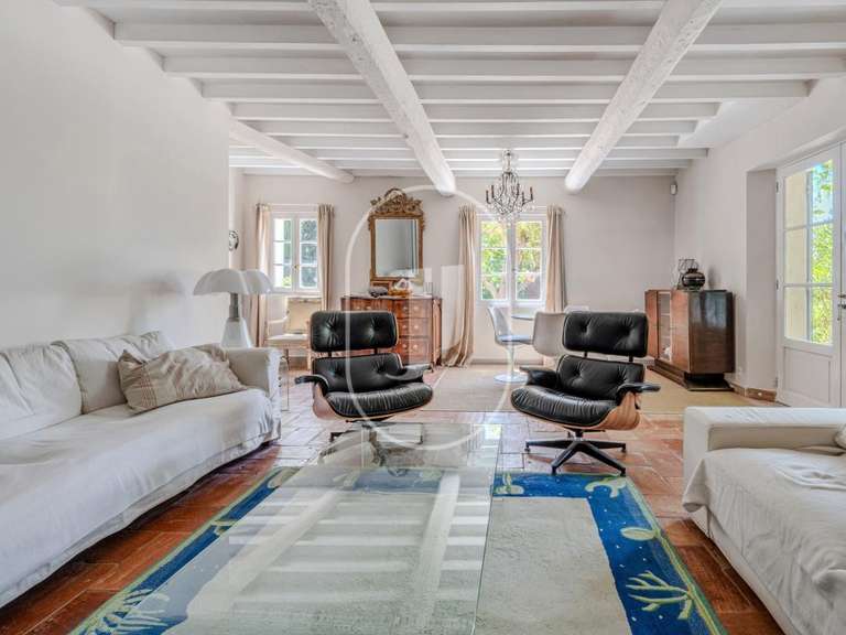 House Rognonas - 6 bedrooms - 217m²