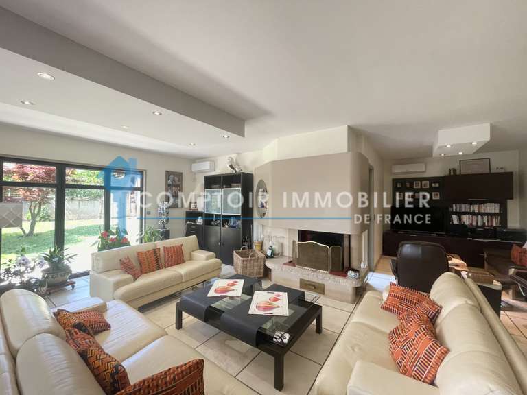 Villa Roiffieux - 8 chambres - 342m²