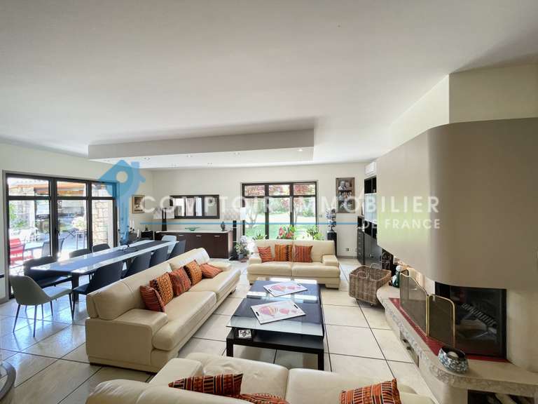 Villa Roiffieux - 8 chambres - 342m²