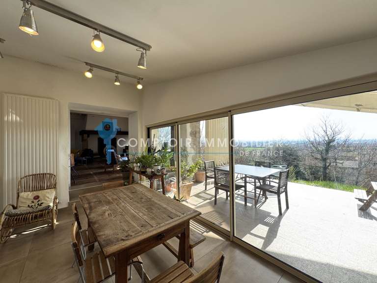 Maison Romans-sur-Isère - 3 chambres - 195m²