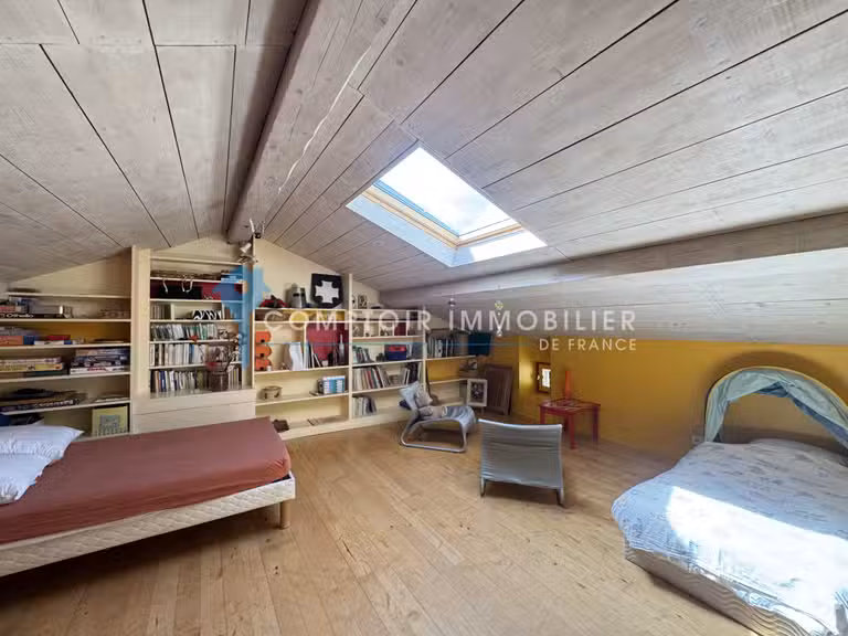 Maison Romans-sur-Isère - 3 chambres - 195m²