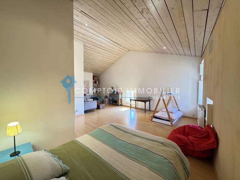 Maison Romans-sur-Isère - 3 chambres - 195m²