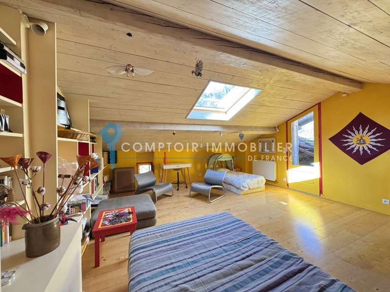 Maison Romans-sur-Isère - 3 chambres - 195m²