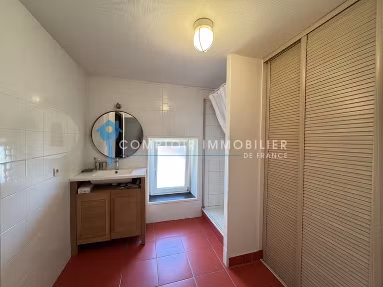 Maison Romans-sur-Isère - 3 chambres - 195m²