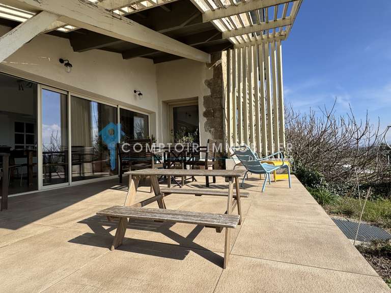 Maison Romans-sur-Isère - 3 chambres - 195m²