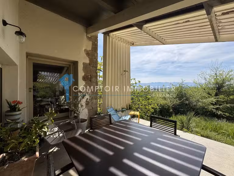 Maison Romans-sur-Isère - 3 chambres - 195m²