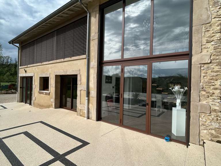 Maison Romans-sur-Isère - 5 chambres - 248m²
