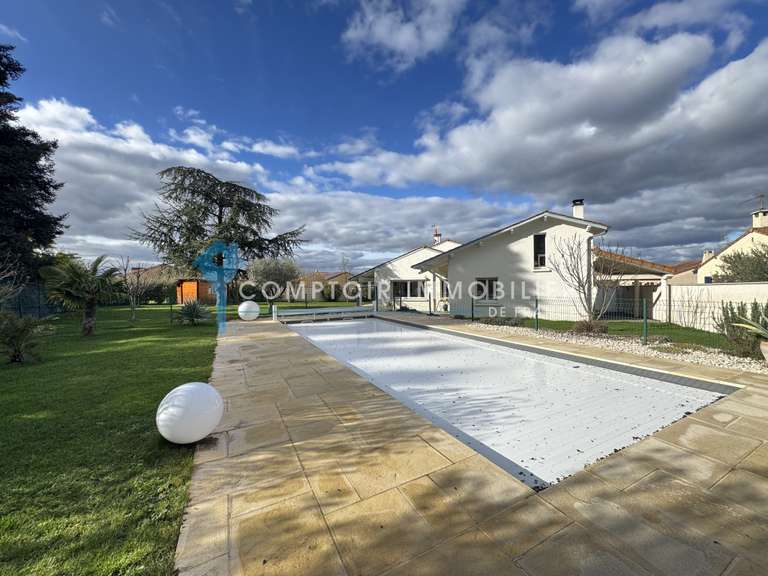 Villa Romans-sur-Isère - 3 chambres - 150m²