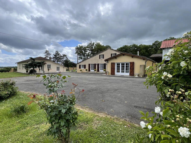 House Roquebrune - 8 bedrooms - 378m²
