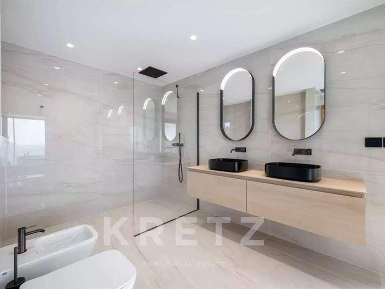 Appartement Roquebrune-Cap-Martin - 5 chambres - 300m²