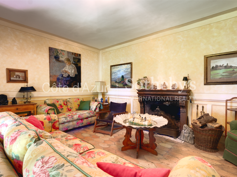 Maison Roquebrune-Cap-Martin - 4 chambres - 266m²