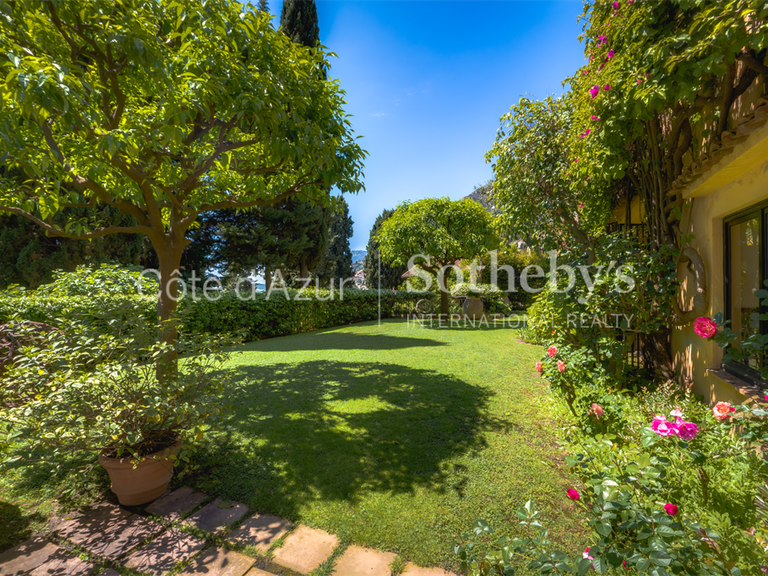 Maison Roquebrune-Cap-Martin - 4 chambres - 266m²