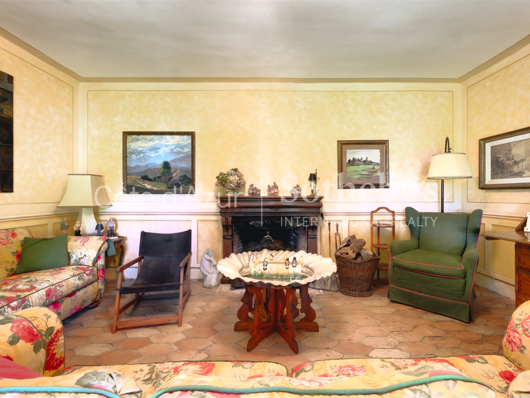 Maison Roquebrune-Cap-Martin - 4 chambres - 266m²