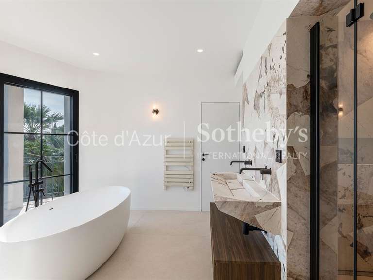 Maison Roquebrune-Cap-Martin - 4 chambres - 238m²