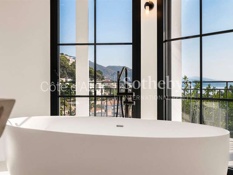 Maison Roquebrune-Cap-Martin - 4 chambres - 238m²