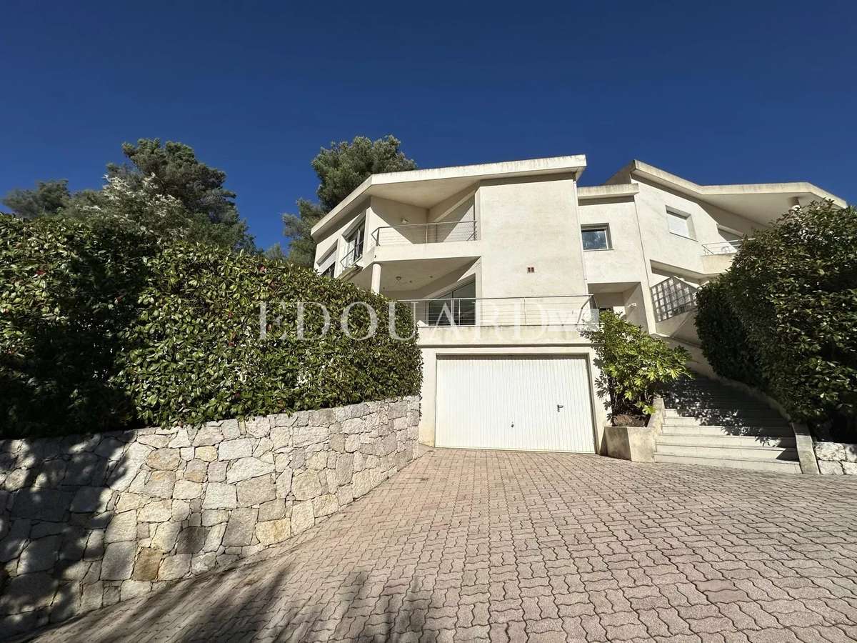 House Roquebrune-Cap-Martin