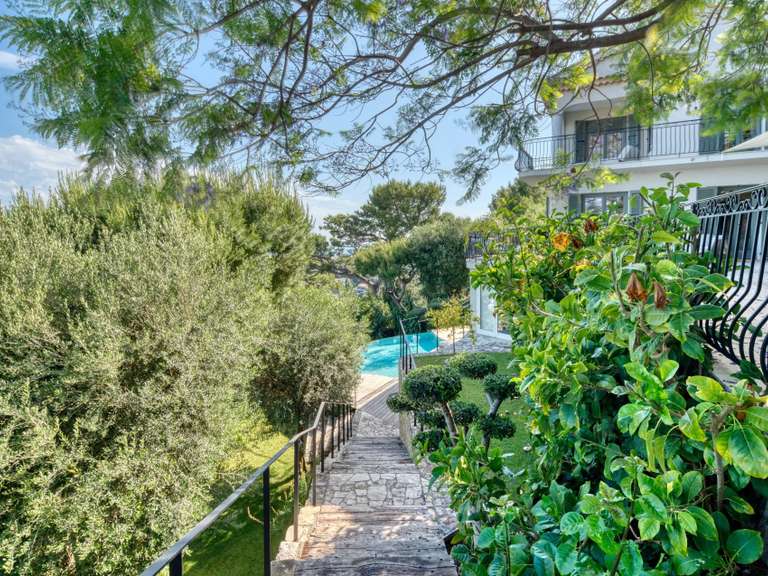 Villa Roquebrune-Cap-Martin - 4 chambres - 200m²