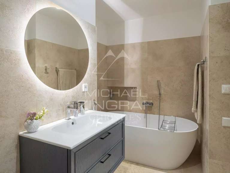 Villa Roquebrune-Cap-Martin - 4 bedrooms - 257m²