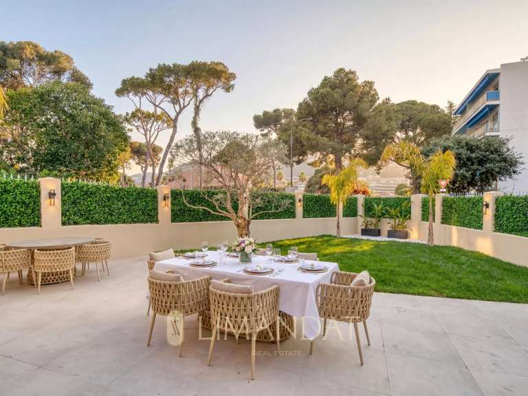 Villa Roquebrune-Cap-Martin - 5 chambres - 194m²