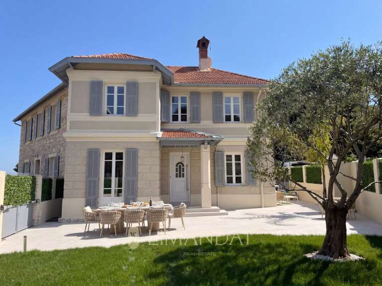 Villa Roquebrune-Cap-Martin - 5 bedrooms - 194m²