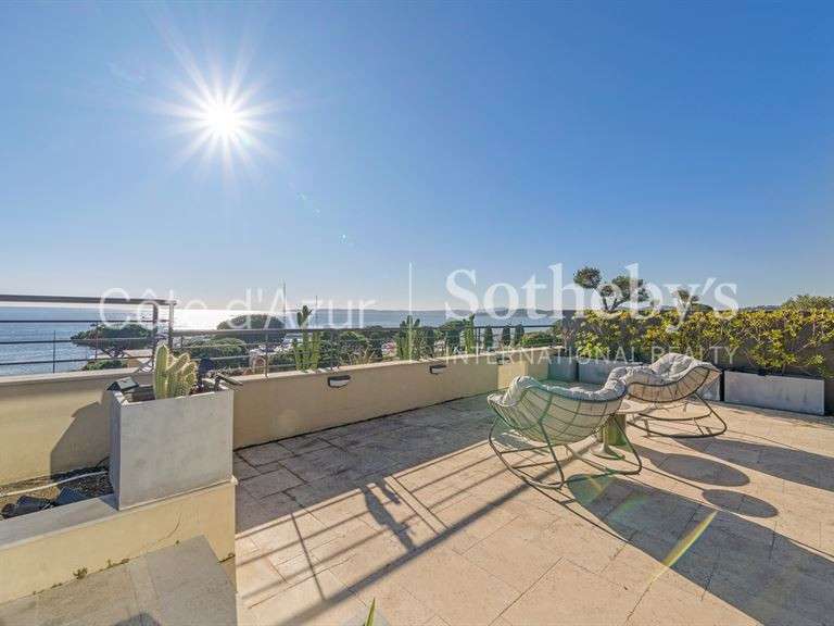Apartment with Sea view Roquebrune-sur-Argens - 3 bedrooms - 177m²