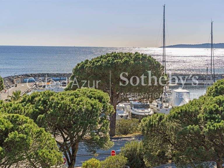 Apartment with Sea view Roquebrune-sur-Argens - 3 bedrooms - 177m²