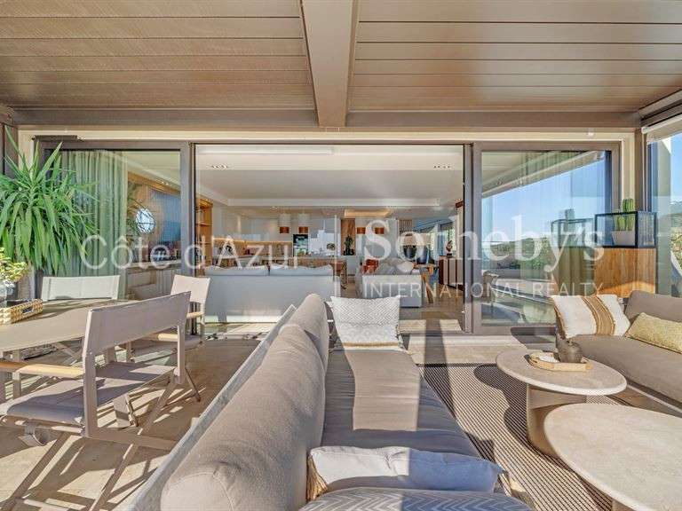 Apartment with Sea view Roquebrune-sur-Argens - 3 bedrooms - 177m²