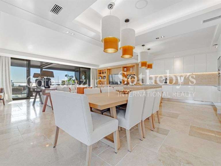 Apartment with Sea view Roquebrune-sur-Argens - 3 bedrooms - 177m²