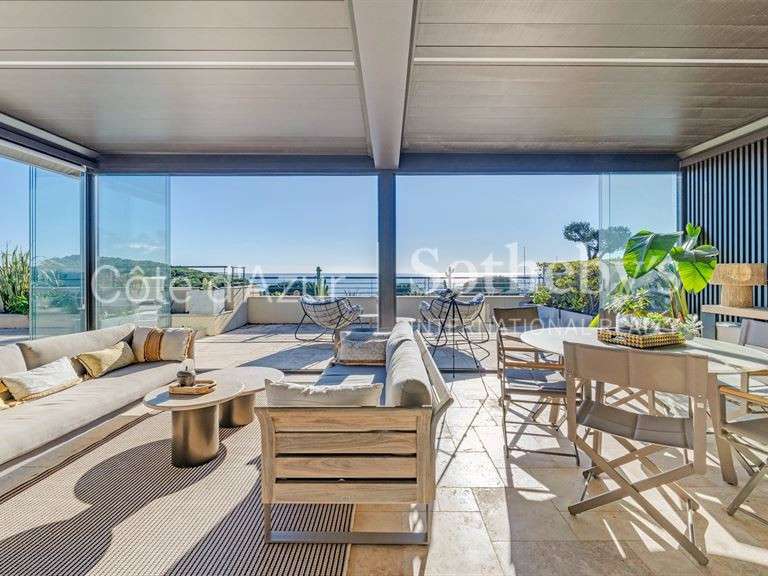 Apartment with Sea view Roquebrune-sur-Argens - 3 bedrooms - 177m²