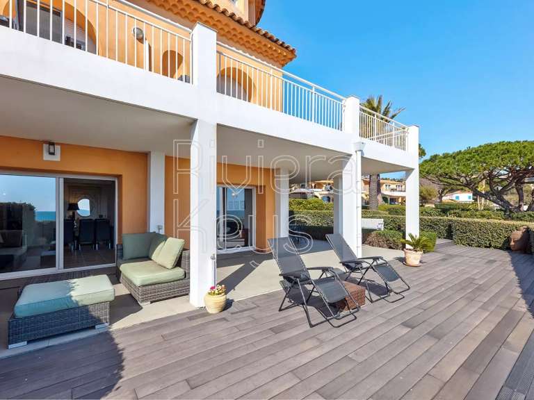 Apartment Roquebrune-sur-Argens - 3 bedrooms - 81m²