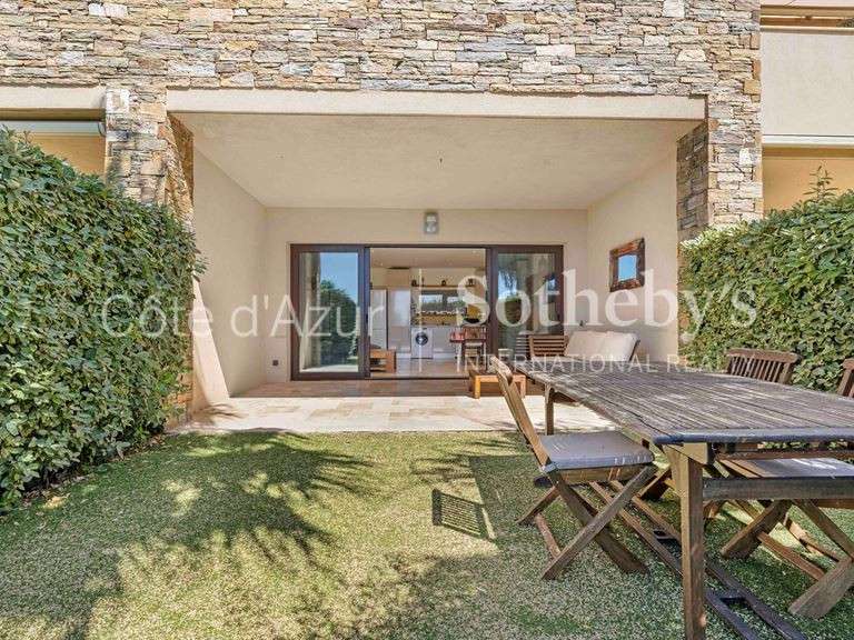 Appartement Roquebrune-sur-Argens - 2 chambres - 65m²