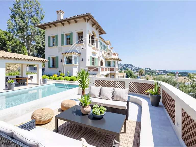Hôtel particulier avec Vue sur mer Roquebrune-sur-Argens - 5 chambres - 382m²