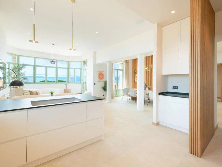 Hôtel particulier avec Vue sur mer Roquebrune-sur-Argens - 5 chambres - 382m²