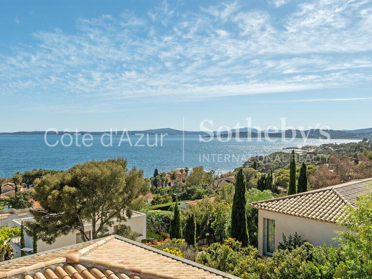 Maison Roquebrune-sur-Argens - 5 chambres - 350m²